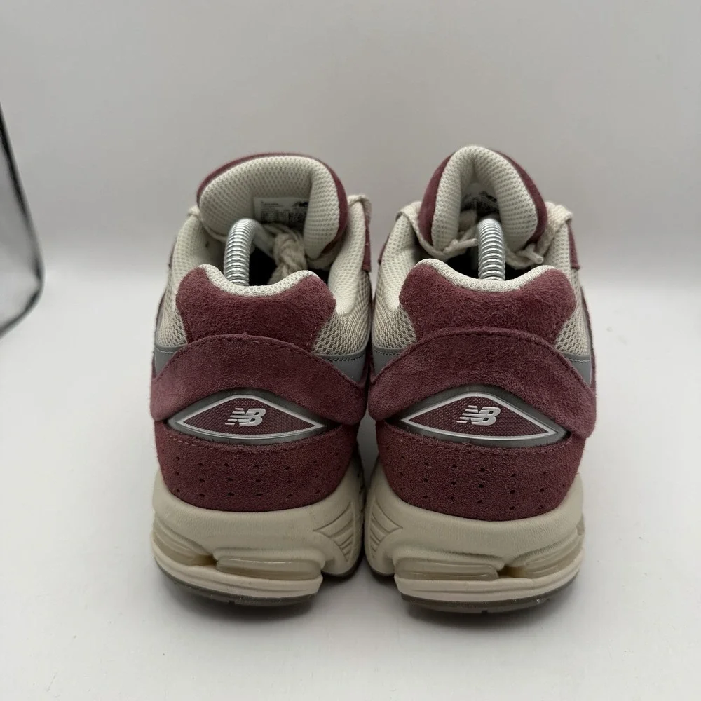 New Balance Men's Sz 8.5D 2002R Casual Sneaker Deep Red/grey |U2002RS| Womens 10